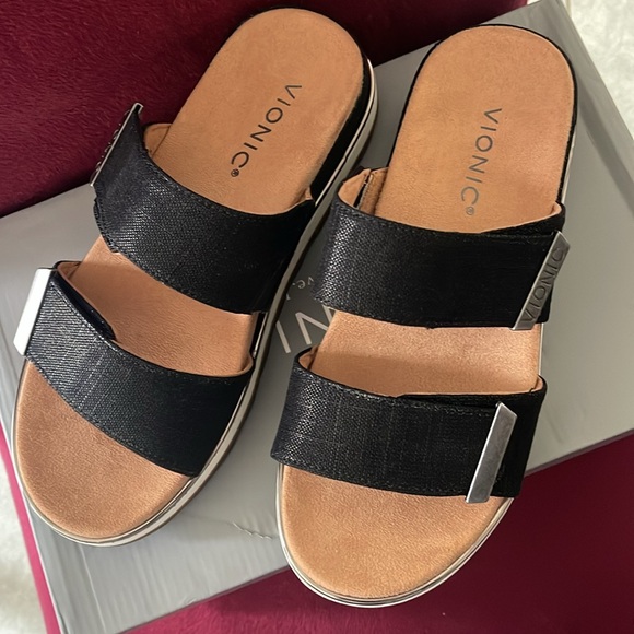 NIB Vionic Brandie Metallic Slip On Sandal Slide Black Women’s size 6 M - Picture 1 of 6